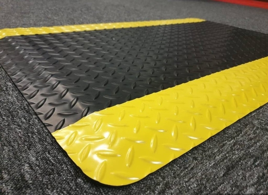 สีเหลืองและสีดํา ESD ยาง fWith PVC / EPDM โฟม / วัสดุยาง