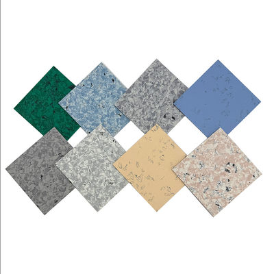 แผ่นยางกันไฟฟ้าสถิต ESD ที่ให้การควบคุมการคายประจุไฟฟ้าสถิตและเป็นโซลูชันพื้นผิวที่สะดวกสบายสำหรับเวิร์คสเตชัน