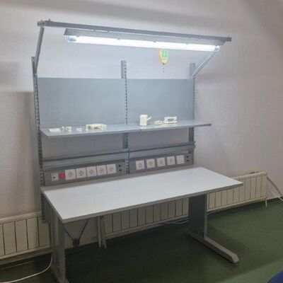 โต๊ะทำงานป้องกันไฟฟ้าสถิต ESD สำหรับพื้นที่ EPA